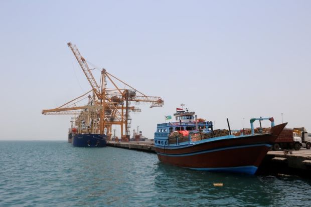 You are currently viewing Saudi-led coalition closes in on Yemen port city Hodeidah