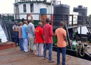 Read more about the article Nigerian Navy seizes 1.2 million litres diesel, arrest 6 suspected smugglers